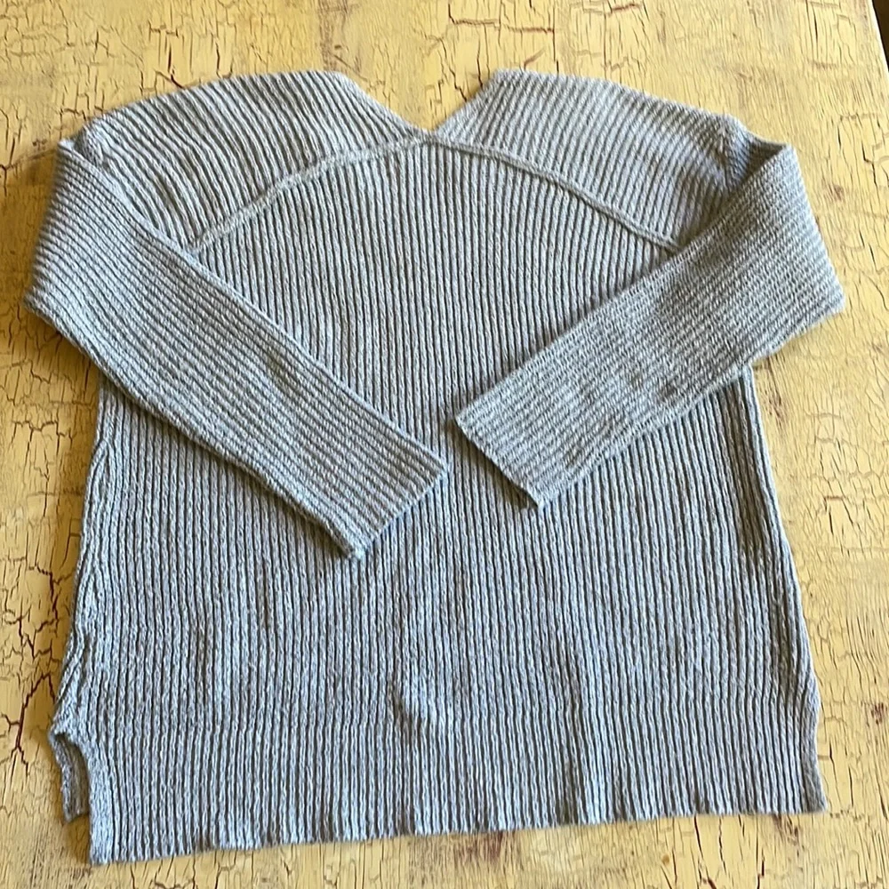 Size Large cozy boxy sweater - Picture 3 of 7